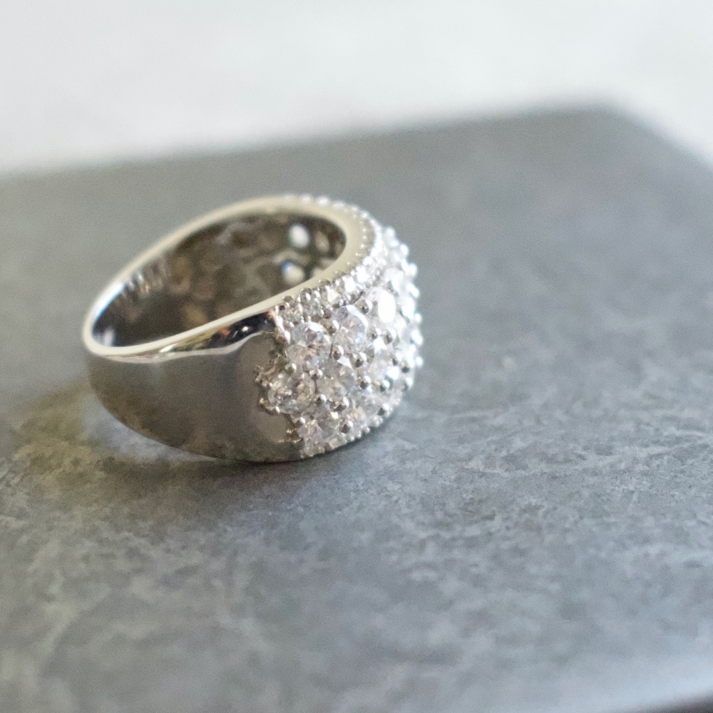 Cubic Zirconia and Sterling Silver Ring - Picture 3 of 6
